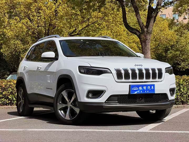 Photo 9 - Jeep Cherokee