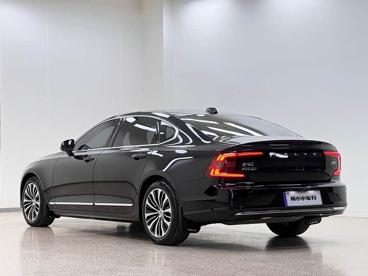 Фото 7 - Volvo S90