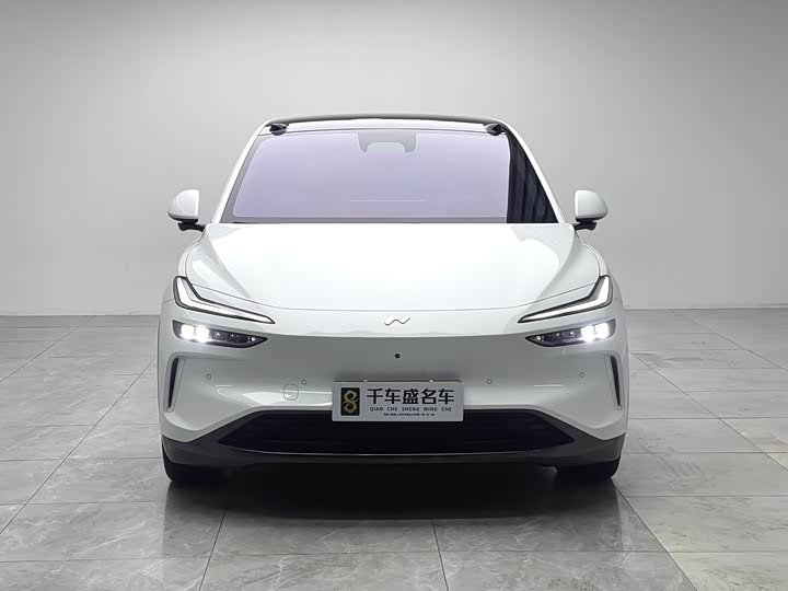 Photo 2 - Nio Onvo L60