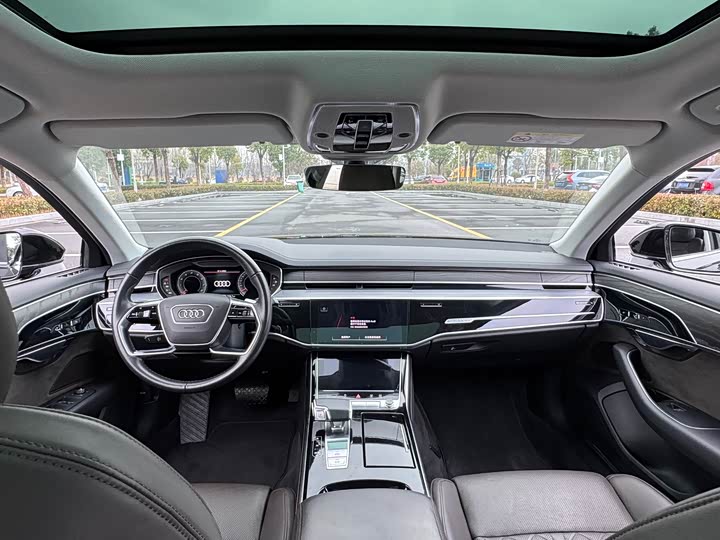 Фото 9 - Audi A8