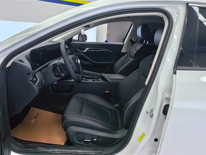 Photo 9 - Bestune B70