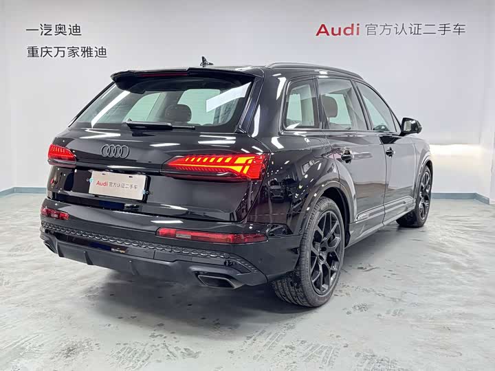 Фото 8 - Audi Q7