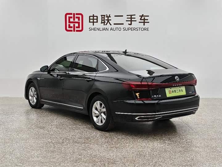 Фото 4 - Volkswagen Passat Hybrid