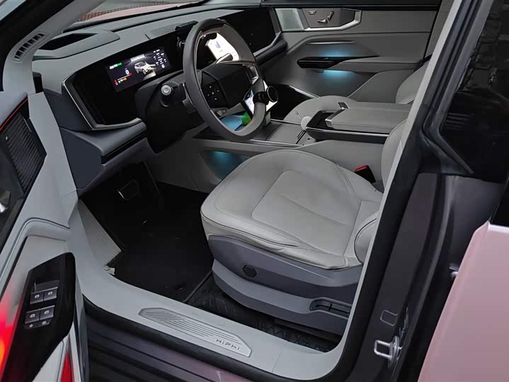 Фото 9 - HiPhi Y