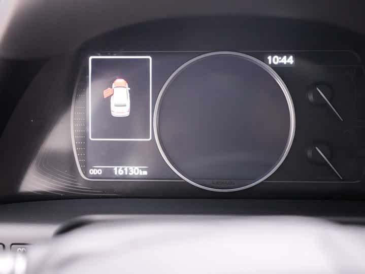 Фото 9 - Lexus ES