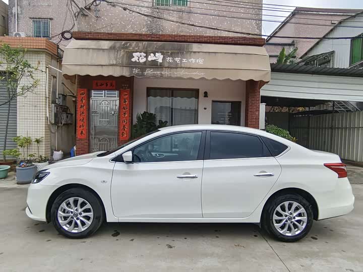 Фото 4 - Nissan Sylphy