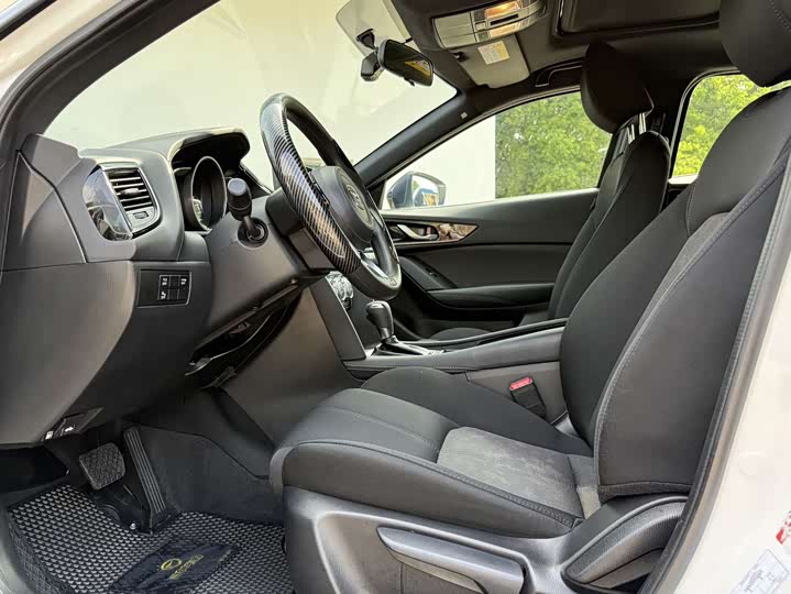 Фото 4 - Mazda CX-4