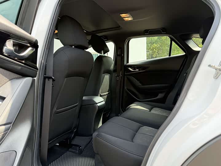 Фото 7 - Mazda CX-4