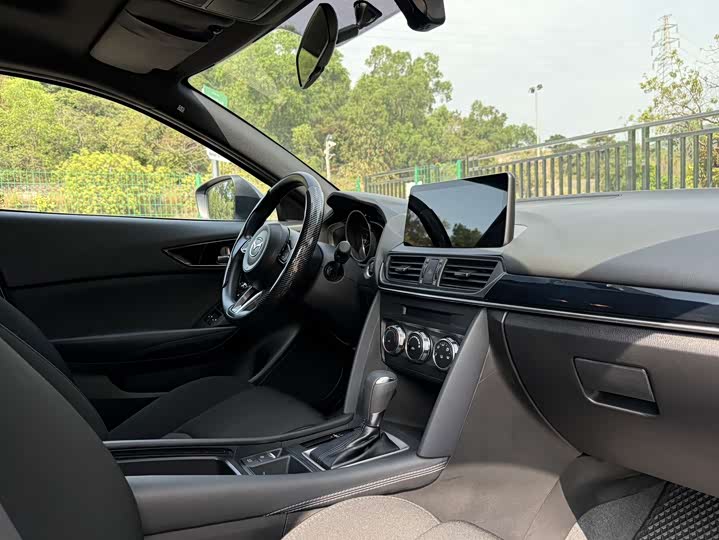 Фото 9 - Mazda CX-4