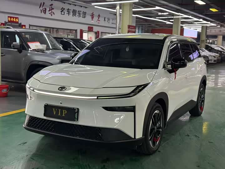 Фото 1 - Toyota bZ3X