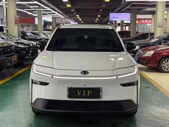 Фото 2 - Toyota bZ3X