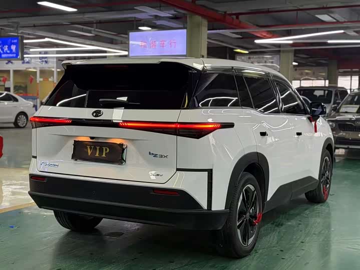 Фото 4 - Toyota bZ3X