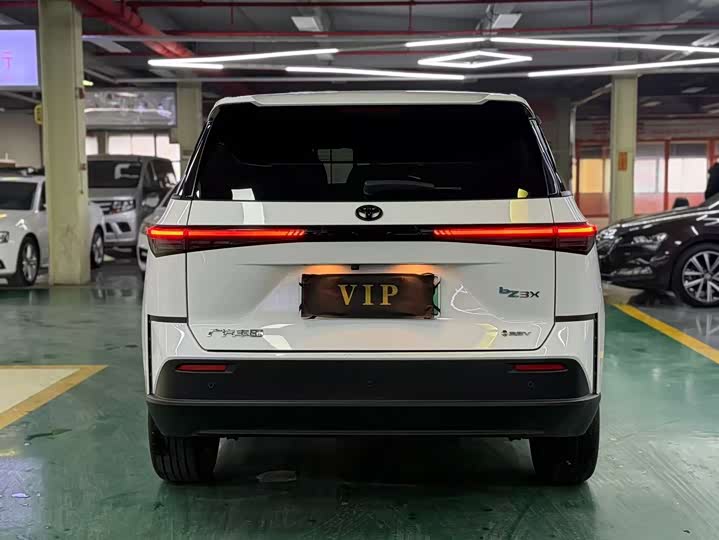 Фото 5 - Toyota bZ3X