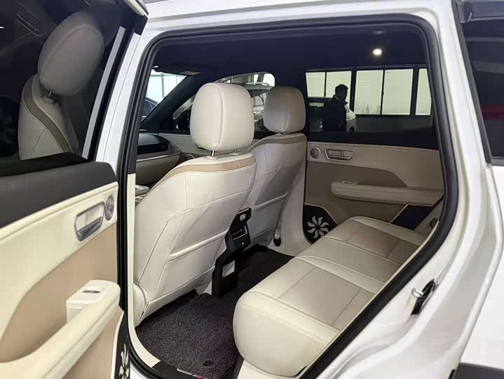 Фото 7 - Toyota bZ3X