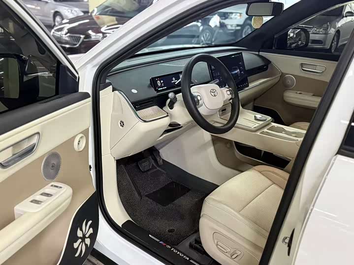 Фото 8 - Toyota bZ3X