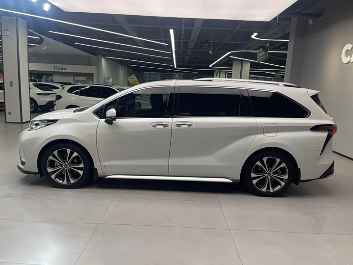 Фото 8 - Toyota Granvia