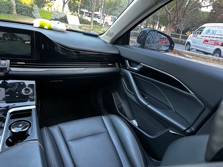 Photo 7 - Bestune B70