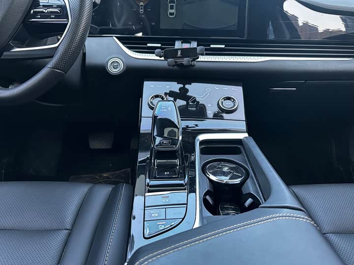 Photo 8 - Bestune B70