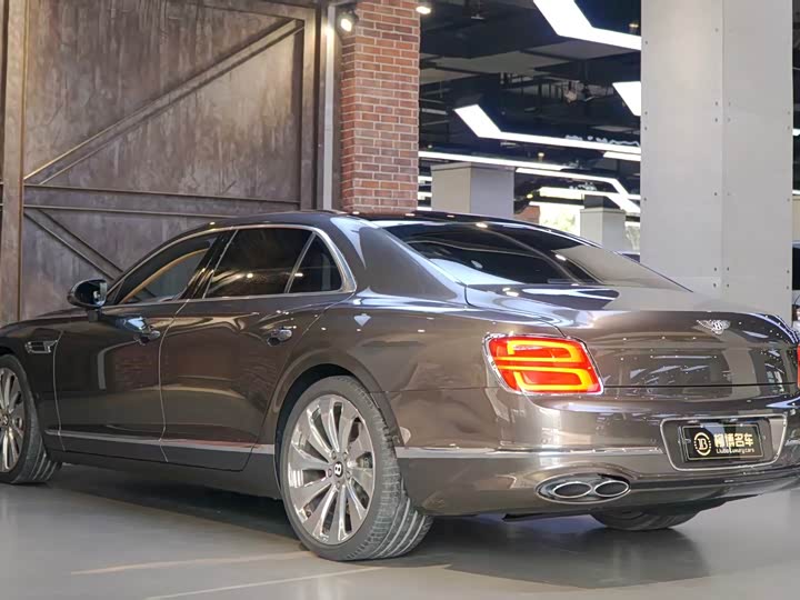 Фото 6 - Bentley Flying Spur