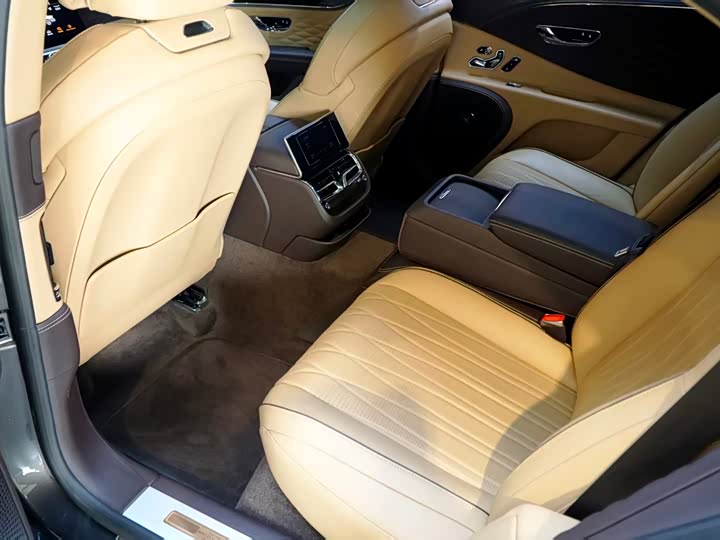 Фото 7 - Bentley Flying Spur