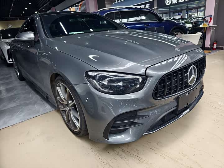 Фото 3 - Mercedes-Benz E-Class