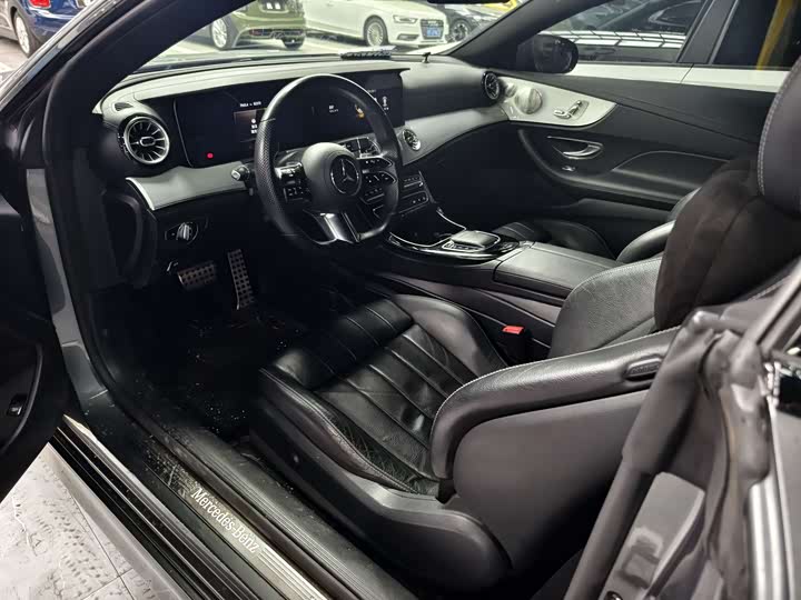 Фото 5 - Mercedes-Benz E-Class