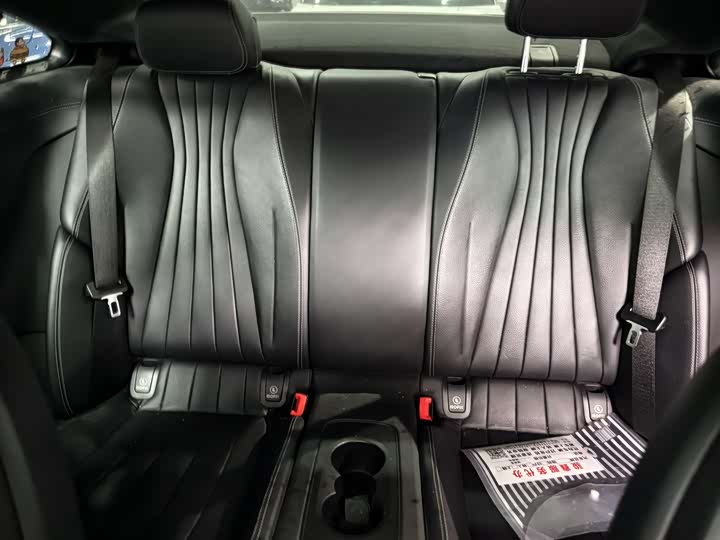 Фото 6 - Mercedes-Benz E-Class