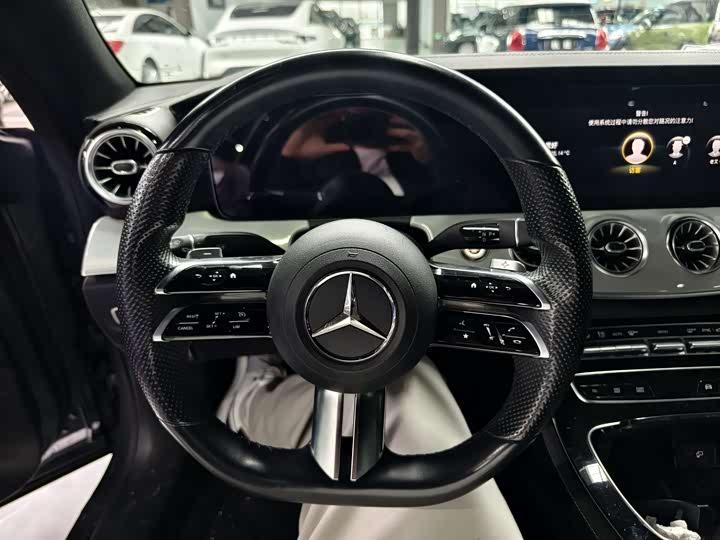 Фото 8 - Mercedes-Benz E-Class