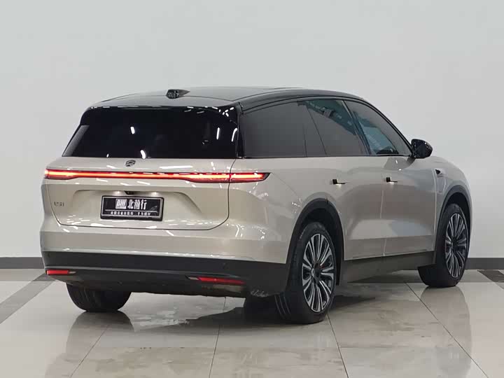 Фото 4 - Nio ES8