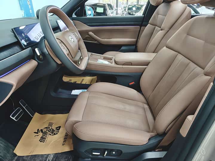 Фото 7 - Nio ES8