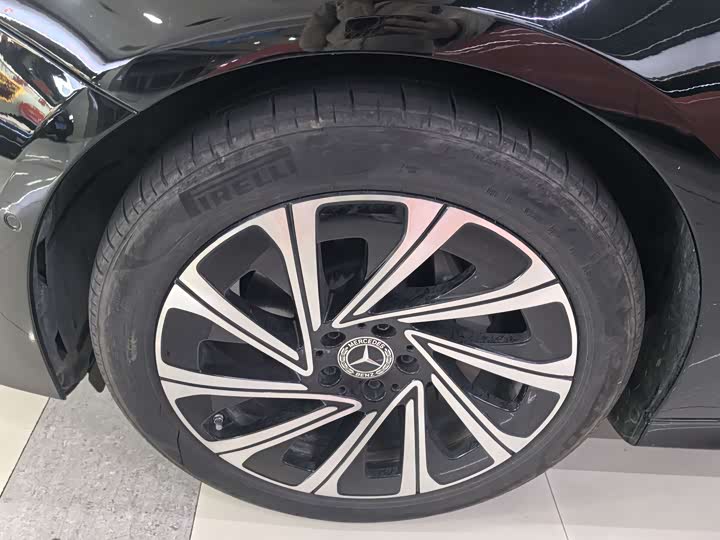 Photo 5 - Mercedes-Benz E-Class