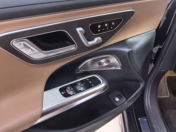 Photo 6 - Mercedes-Benz E-Class