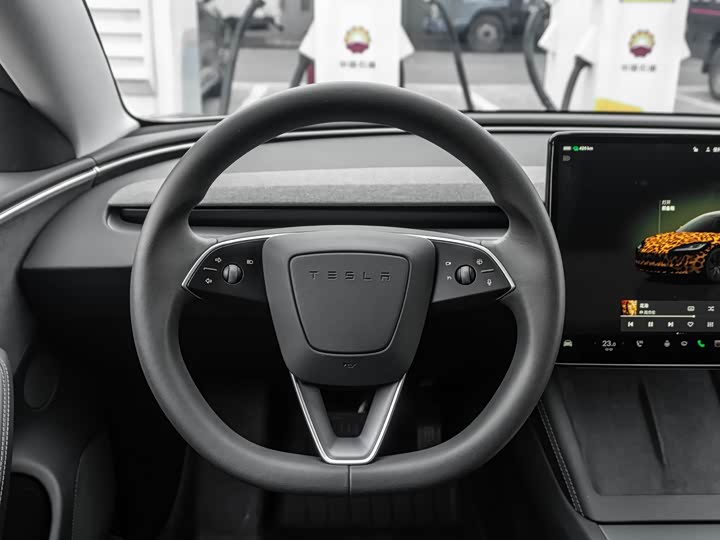 Фото 9 - Tesla Model 3