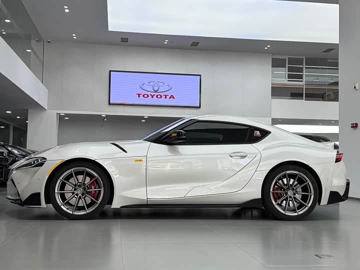 Photo 3 - Toyota Supra
