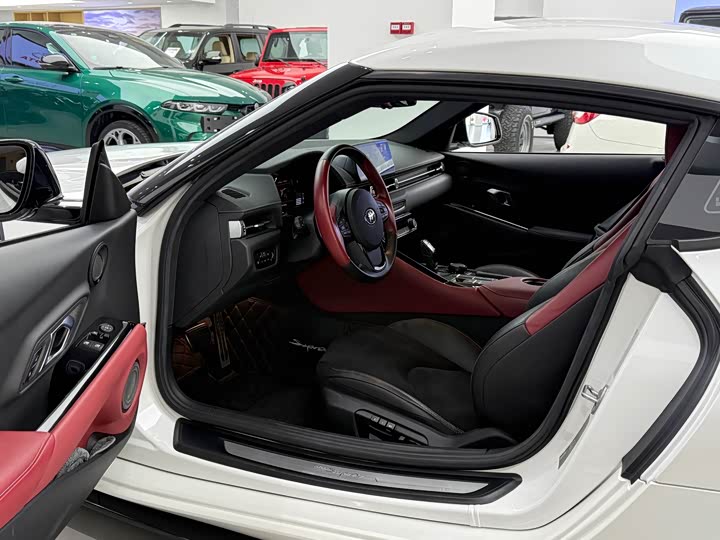 Photo 7 - Toyota Supra