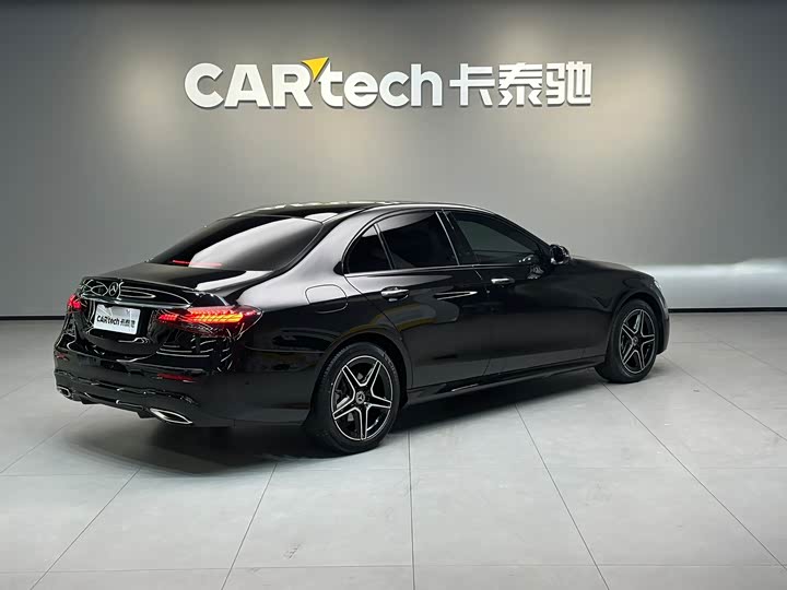 Фото 4 - Mercedes-Benz E-Class