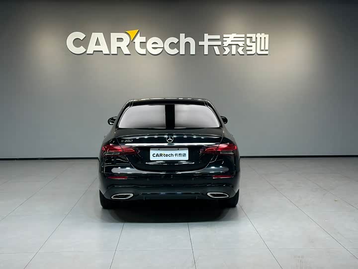 Фото 5 - Mercedes-Benz E-Class