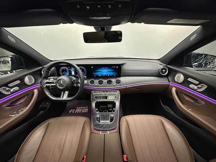 Фото 7 - Mercedes-Benz E-Class