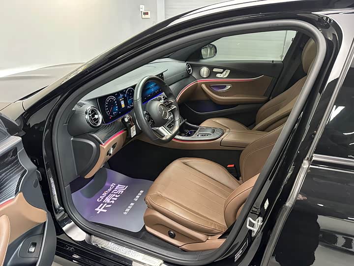 Фото 8 - Mercedes-Benz E-Class