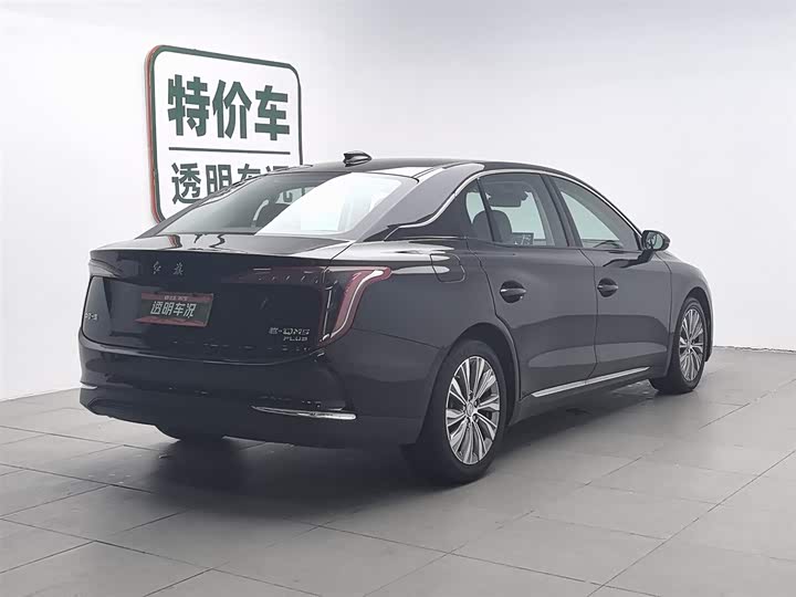 Фото 2 - Hongqi E-QM5