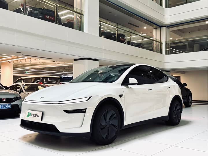 Фото 1 - Tesla Model Y