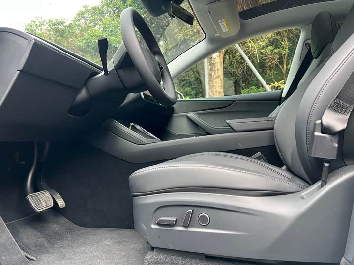 Фото 8 - Tesla Model Y