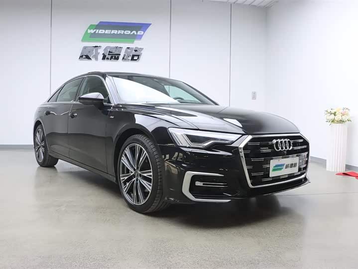 Photo 4 - Audi A6L