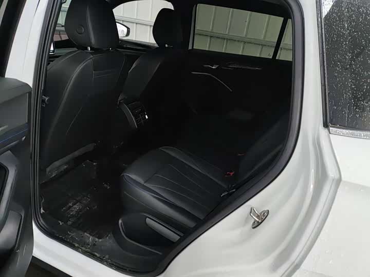 Фото 4 - Volkswagen Tiguan L Pro