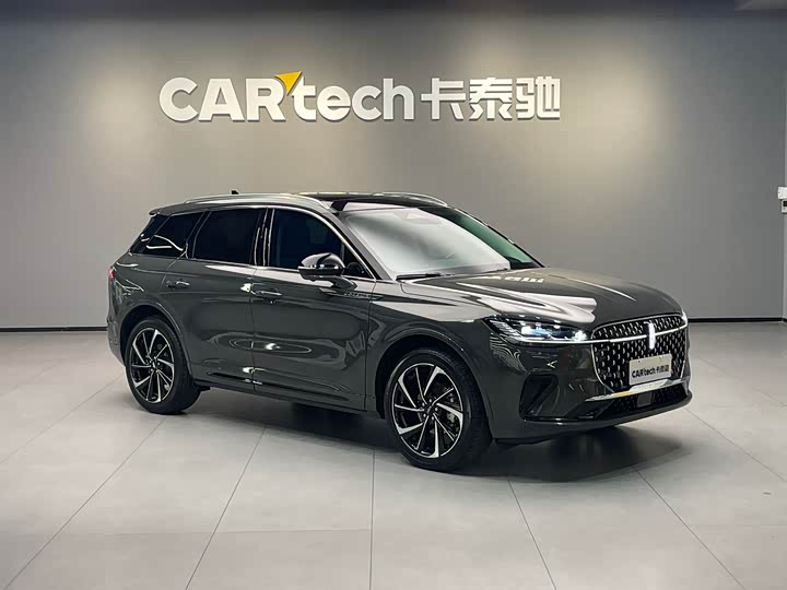 Фото 3 - Lincoln Corsair