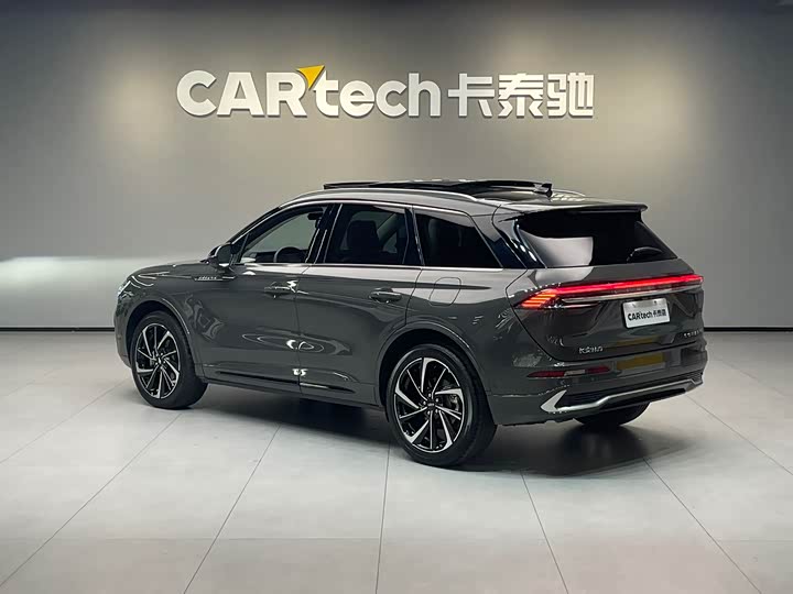 Фото 6 - Lincoln Corsair