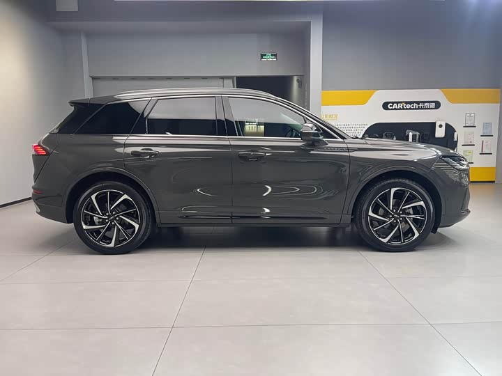 Фото 7 - Lincoln Corsair