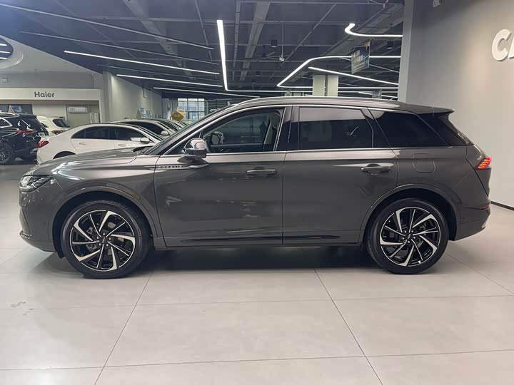 Фото 8 - Lincoln Corsair