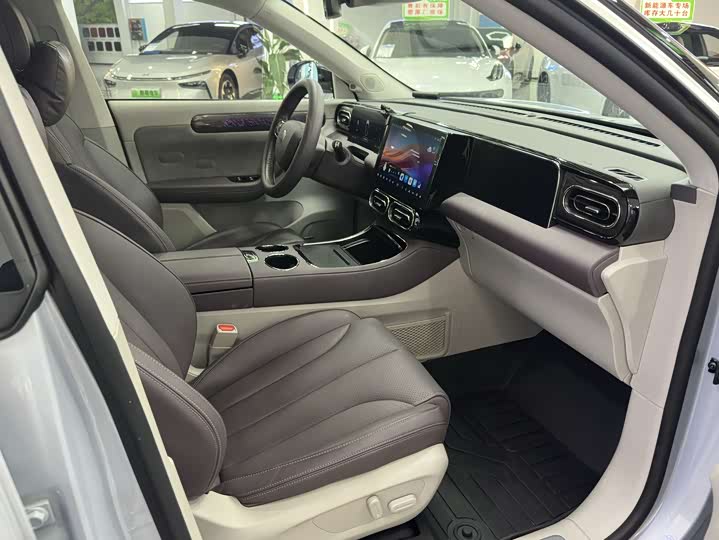 Фото 6 - Leapmotor C11