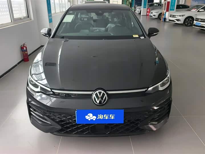 Photo 2 - Volkswagen Golf